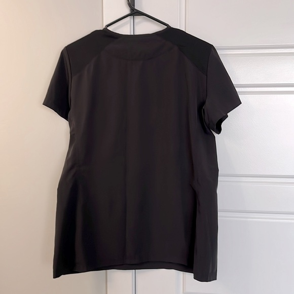 Black scrub top in medium - Picture 2 of 2